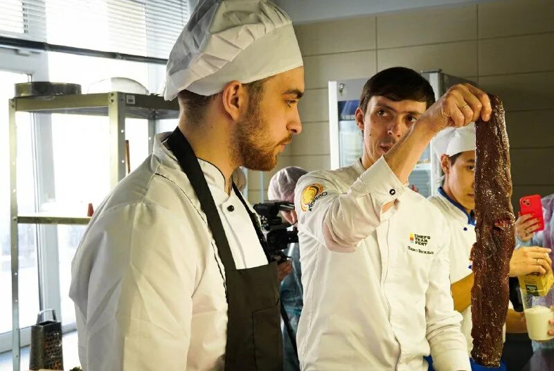 Повар сейчас. Колледж шеф повар. Повар сейчас. Кондитер. Мастер класс поварское дело.