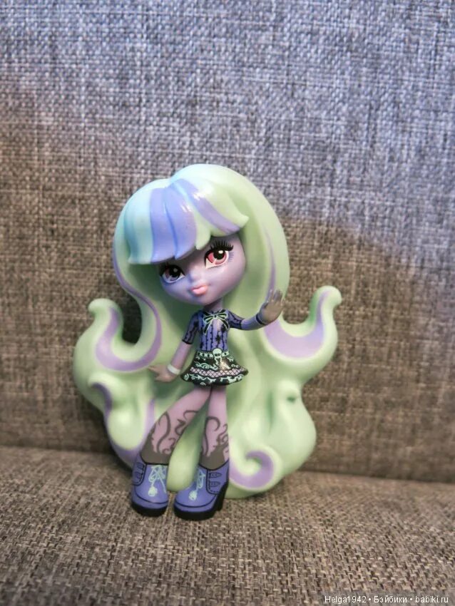 Монстер хай минис. Monster high виниловые фигурки. Виниловая фигурка твайла. Твайла 13 желаний. Твайла базовая.
