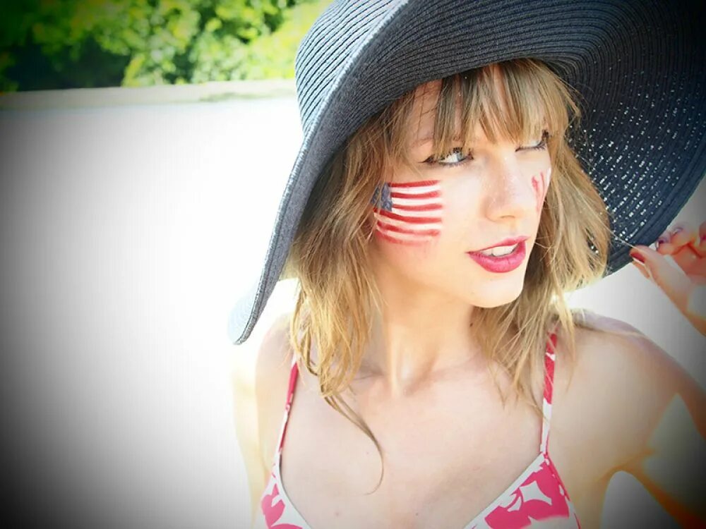 Taylor Alison Swift. Тейлор скинс. Тейлор Свифт бикини.