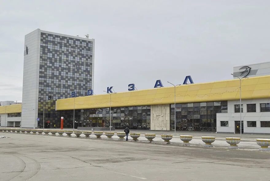 Пенза привокзальная площадь станции пенза-1 1 автомобильная парковка. Гостиница пенза 1. Привокзальная площадь пенза. Ж/д вокзал пенза. Железнодорожный вокзал пенза 1.