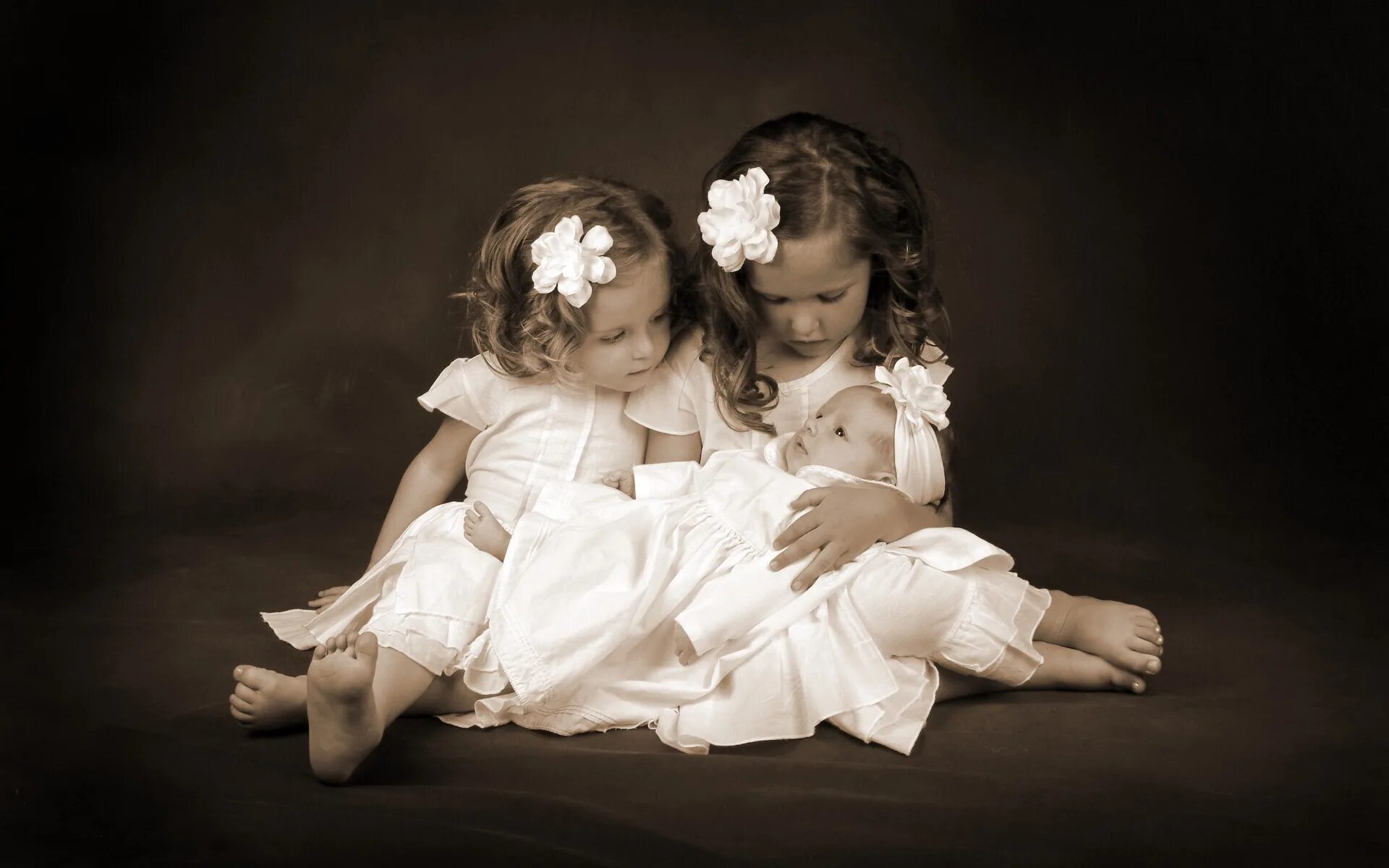 Сестры олсен. Портрет двух девушек. Нравлюсь девушке близнецы. Нравлюсь девушке близнецы. Близняшки брюнетки.