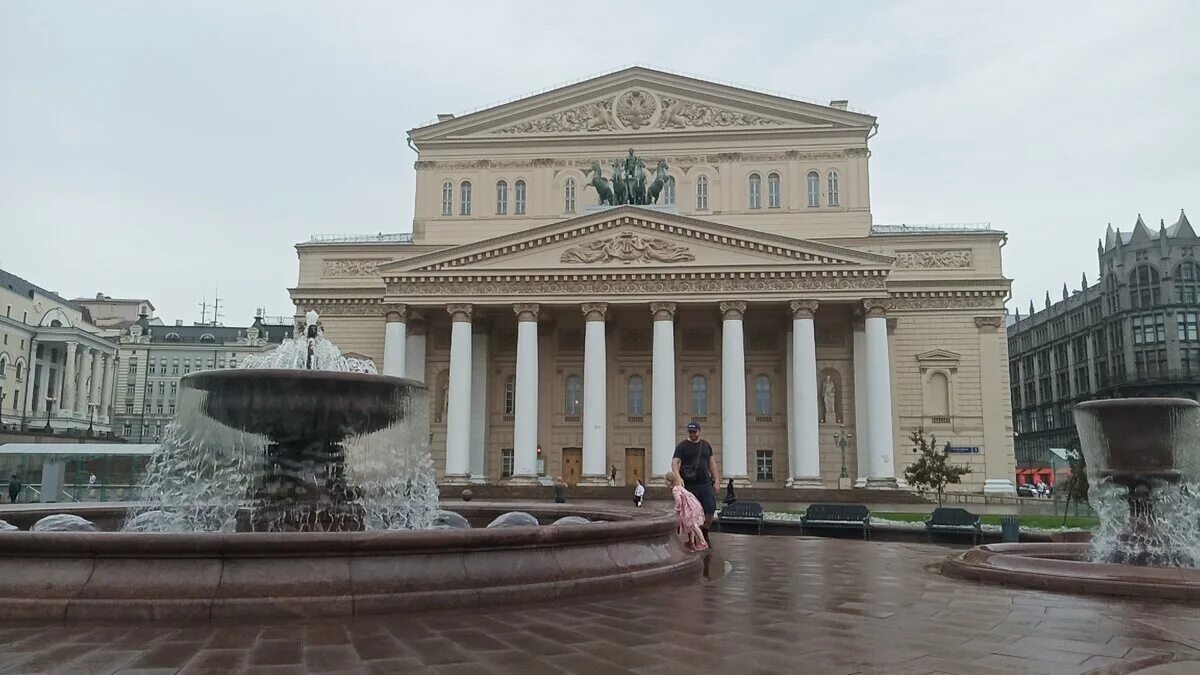 Достопримечательность большого театра. Москва театральная площадь 1 большой театр. Большой театр на петровке. Большой театр москва 2021. Достопримечательности москвы большой театр.