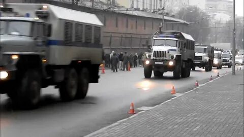 Омон едет