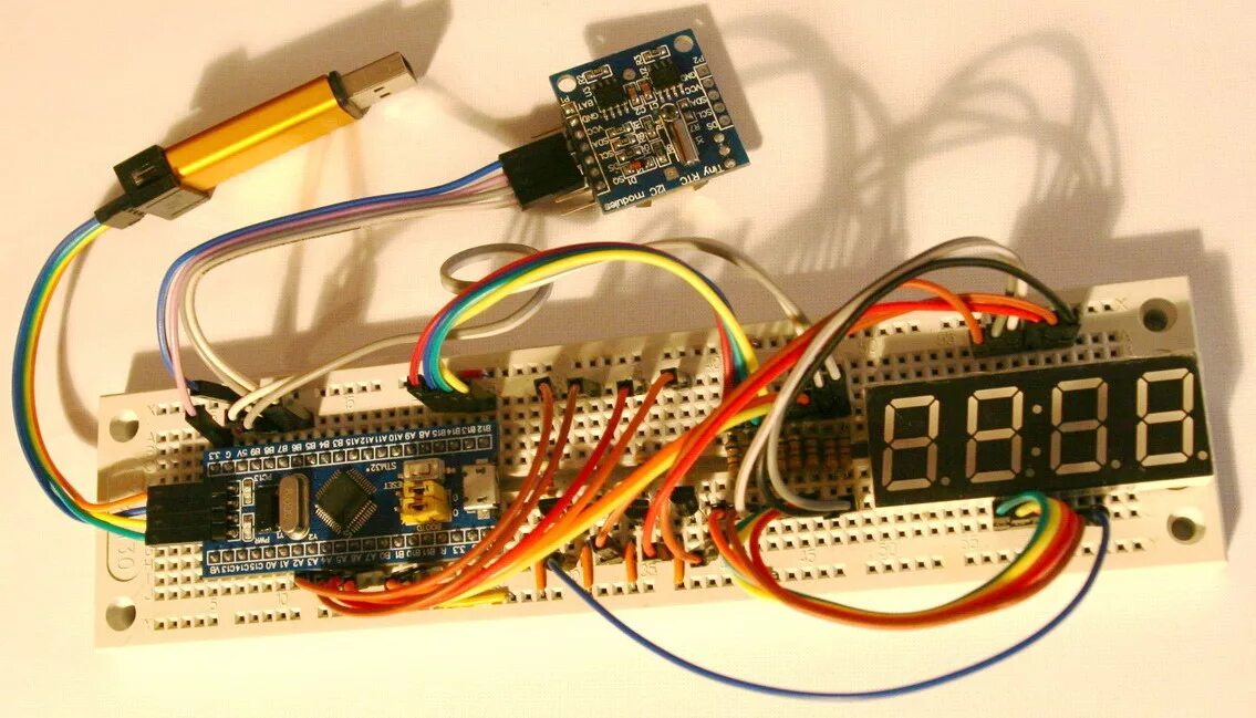 Stm32 eeprom. I2c stm32. мк stm32 микроконтроллер для аппарата давления. шина i2c в компьютере. измерительный прибор на мк stm32.