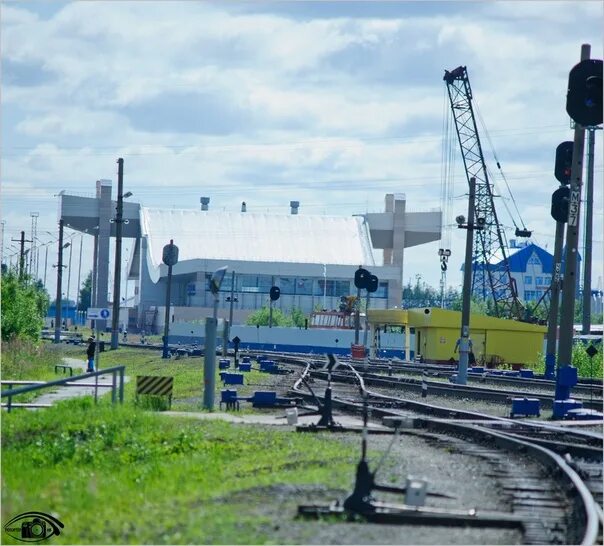 Жд нижневартовск телефон. Вокзал Нижневартовск-1, Нижневартовск. ЖД вокзал Нижневартовск. Станция Нижневартовск 2. ЖД станция Нижневартовск 1.