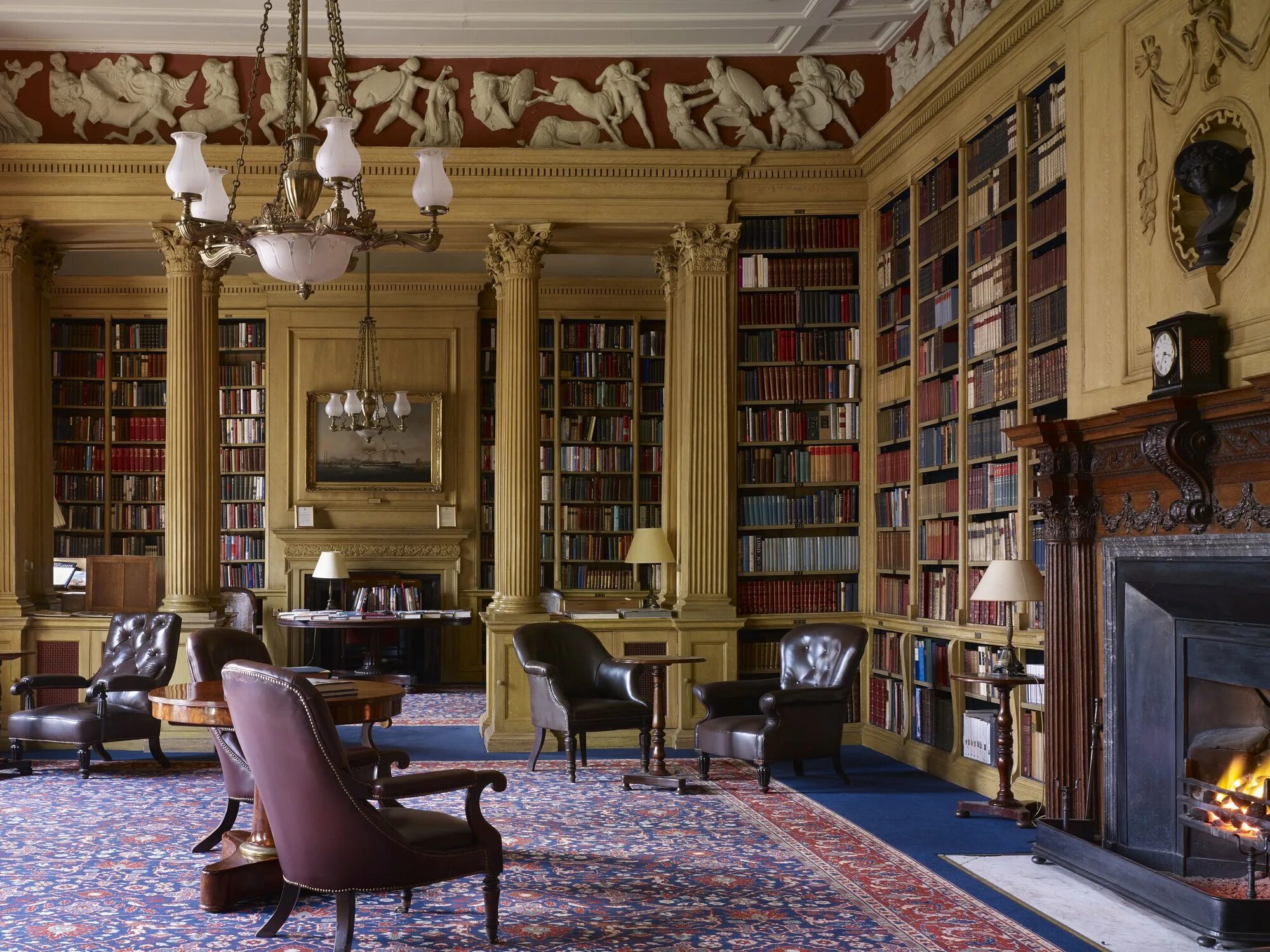 Интерьер библиотеки. Интерьер современной библиотеки. Комната с книжным шкафом. Современная библиотека. Книжный стеллаж лофт индастриал.