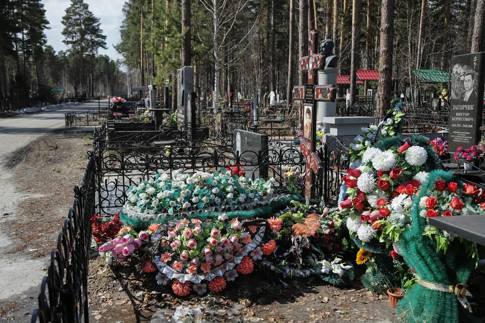 Похоронить тюмень. Червишевское кладбище Тюмень. Тюмень Червишевское кладбище могилы. Червишевское кладбище 2 Тюмень. 28 Сектор Червишевское кладбище.