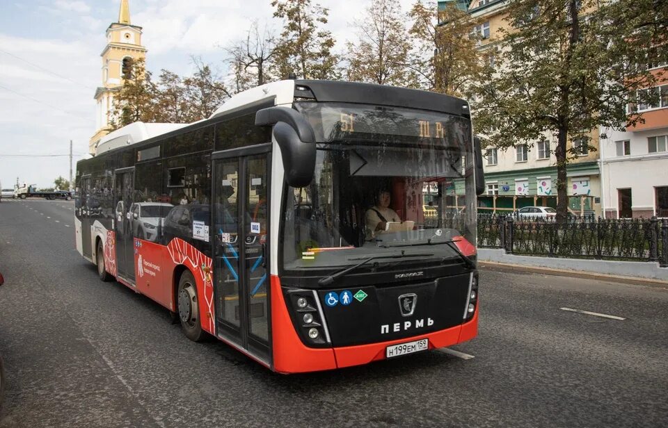 Автобус пермь игра. Электробус Пермь. Новые автобусы. Новые городские автобусы. Экскурсионный автобус Пермь.