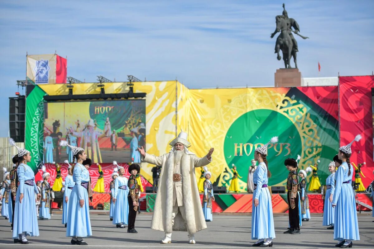 Нооруз в кыргызстане. Нооруз в Кыргызстане 2020. Нооруз праздник весны Кыргызстан. Нооруз празднование Бишкек,. Нооруз Бишкек площадь ала ТОО.