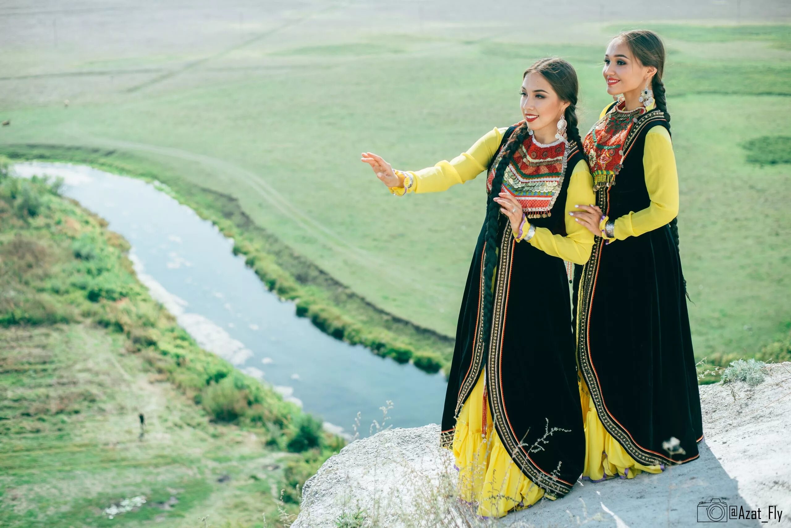 Национальный костюм башкиров южного урала. Усманова асма мавлямбирдеевна. Восточные башкиры. Башкирский народный костюм. Башкирский национальный костюм.