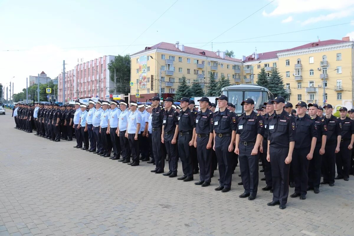 Полиция брянска телефон. Полиция Брянск. Общегородской развод полиции в Брянске. Полиция Брянского района. Полиция Брянск Бежицкий район.