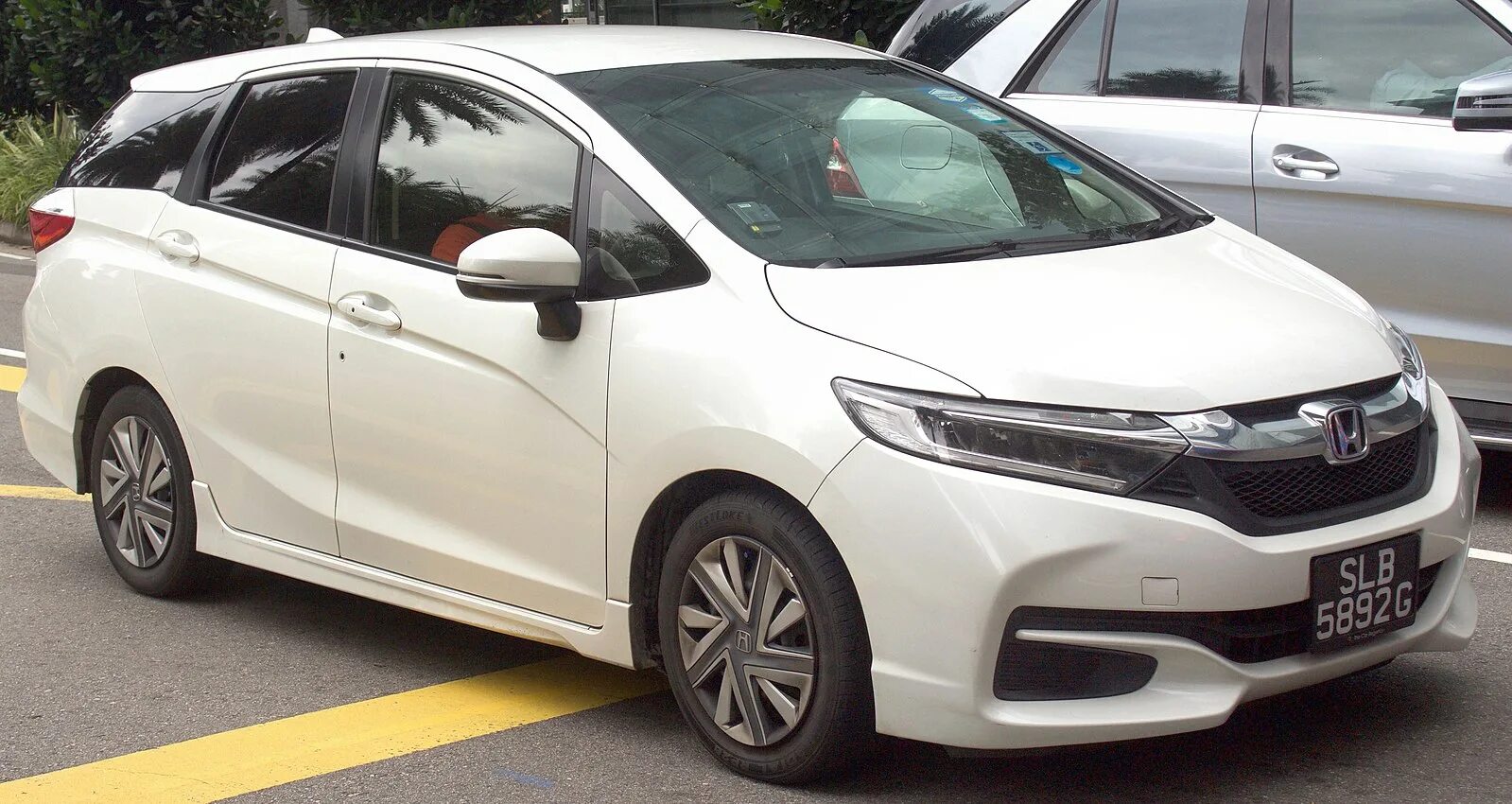 Gp7 honda. Honda Fit Shuttle. Honda Shuttle gp7. Honda Fit Shuttle Hybrid. Honda Fit Shuttle 2015.