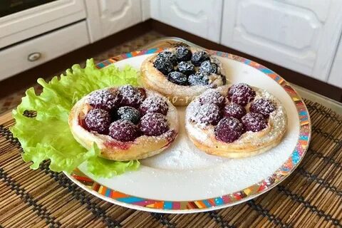 Слоеное тесто творог ягоды