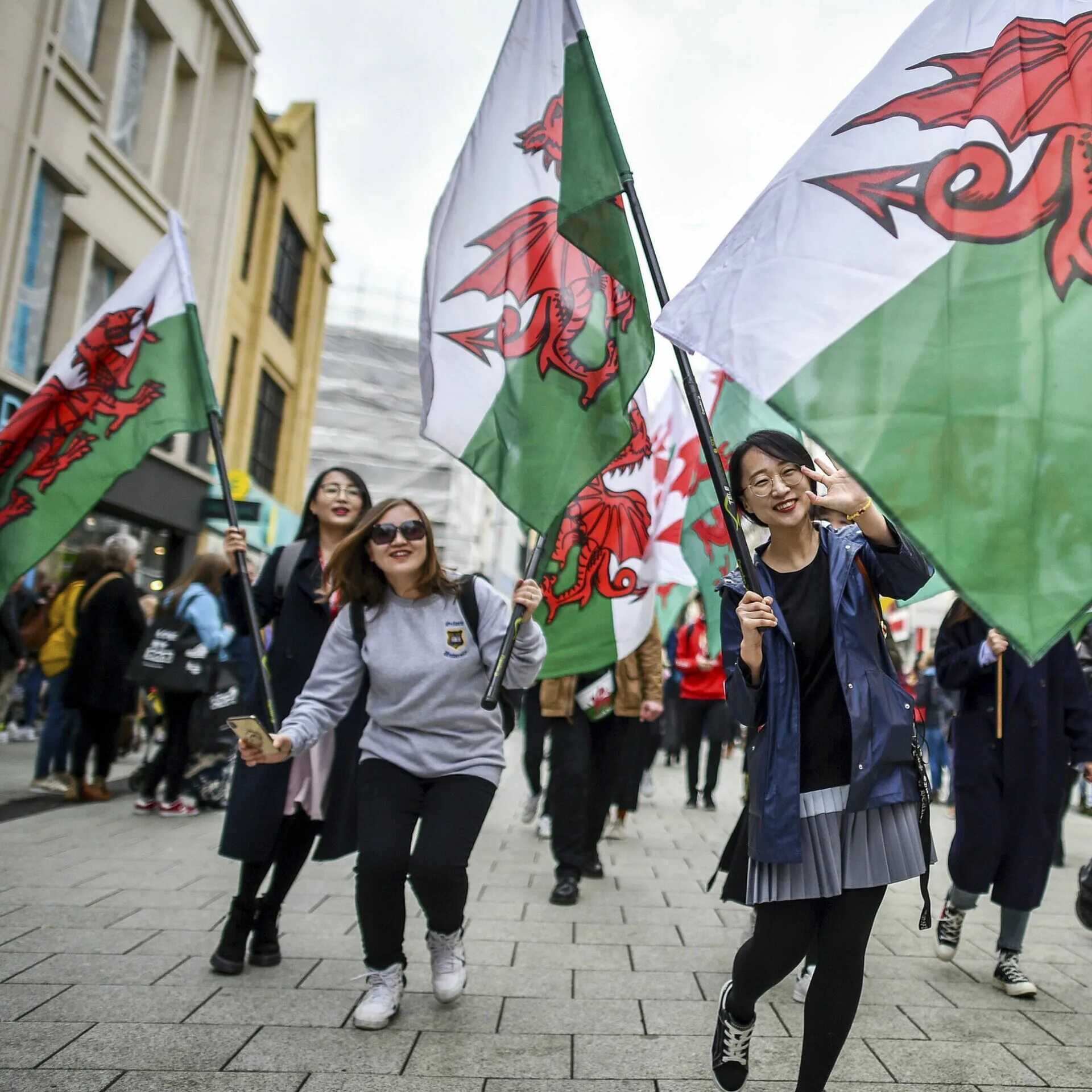 Валлийцы Уэльс валлийцы. St David s Day Wales. Валлийцы день Святого Давида. Национальный праздник Уэльса. День святого в уэльсе