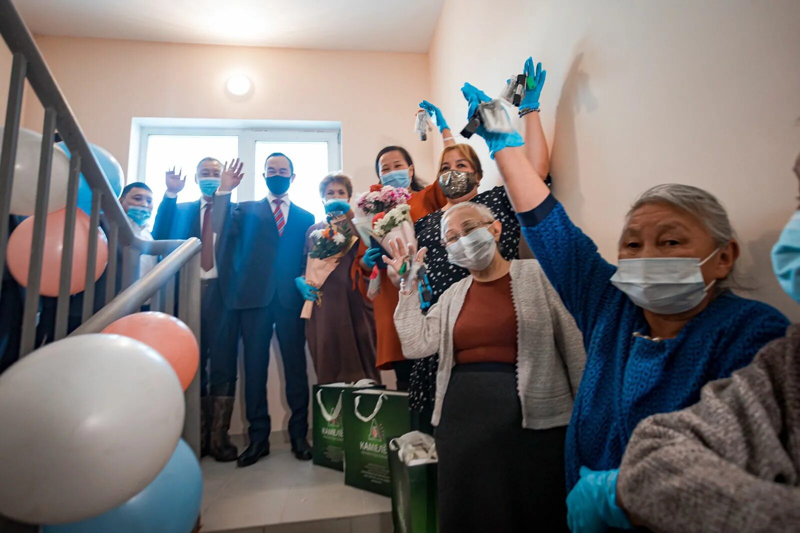 Курильские острова жилье. 28 семей. Шатой. Школа 32 семей. 28 семей.