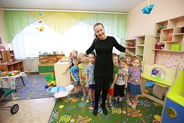 Помощник воспитателя в частный сад. Детский сад томск. детские сады томска. няня в детском саду. детский сад рядом.