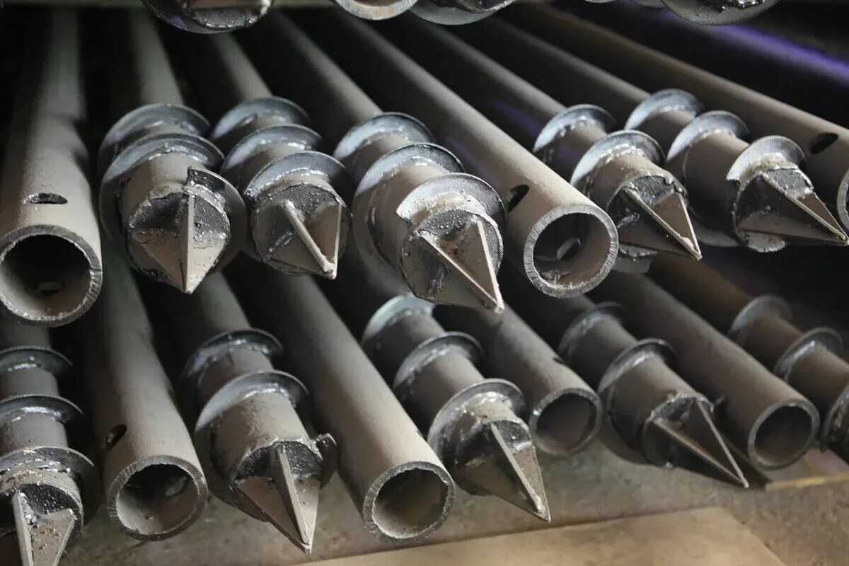 Винтовые сваи 133 мм. Винтовые сваи 89 мм. Винтовая свая свн-89-5500. Винтовая свая свсн-133/5000. Свая винтовая 89х2500 свс evpo.