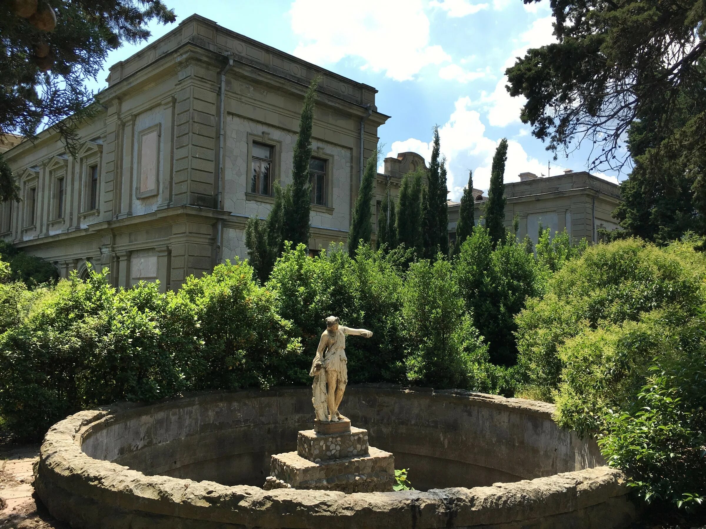 мордвинов дворец. усадьба мордвинова в ялте. усадьба мордвинова в ялте. дворец графа мордвинова. усадьба мордвинова в ялте.