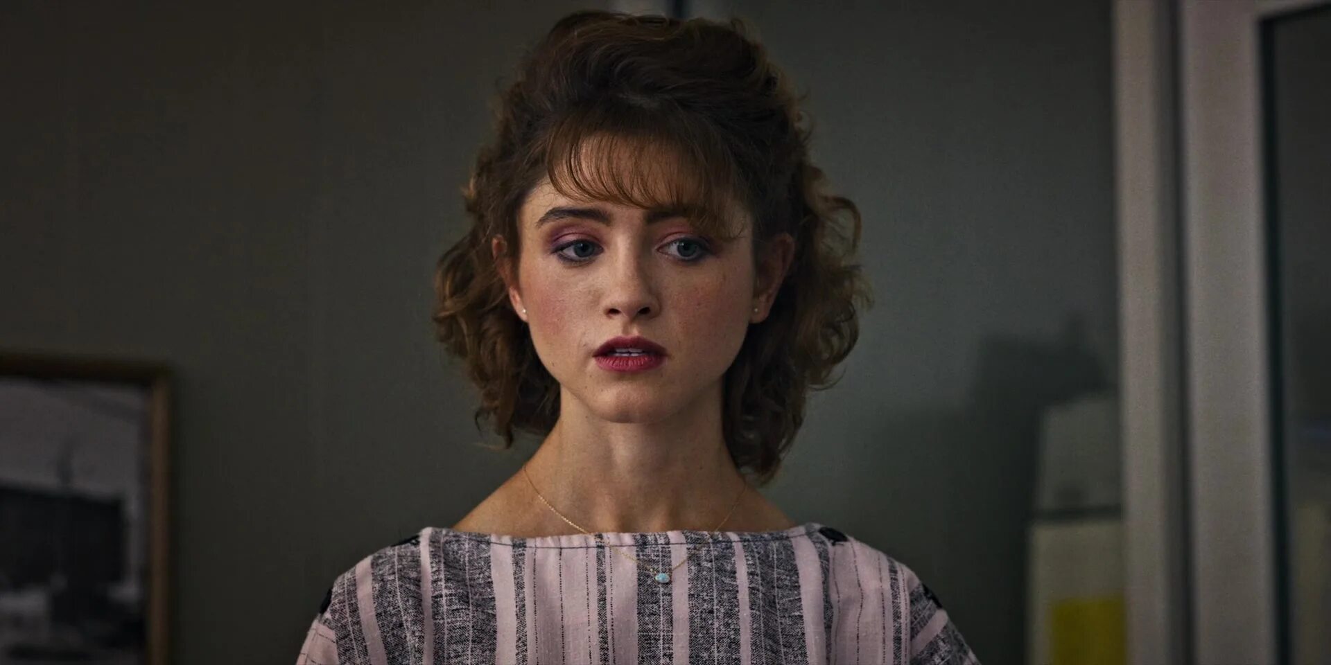 Нэнси очень странные дела 3 сезон. Нэнси уилер. Нэнси осд. Нэнси и майк осд. Очень странные дела сестра.