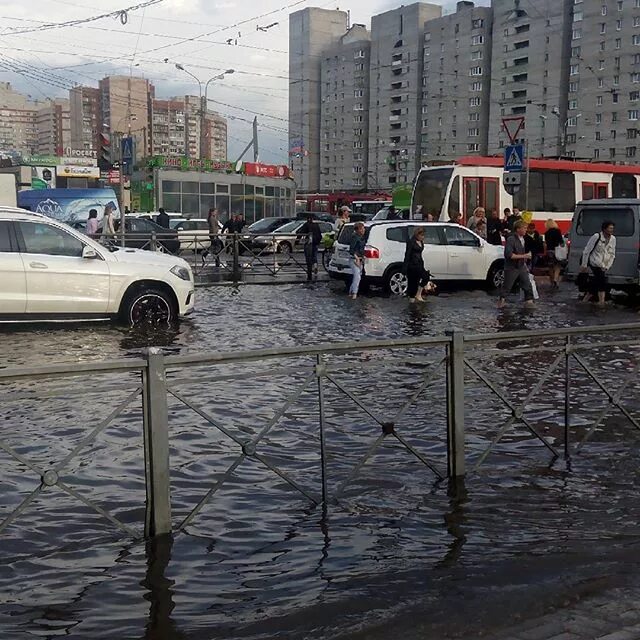 В каком городе сейчас потоп. Наводнение петербург 10 января 2007. наводнение в санкт-петербурге 2015. потоп в санкт-петербурге. ливень в спб.