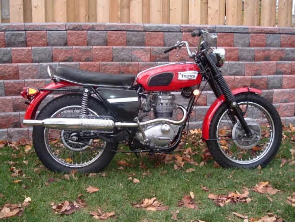 Триумф 250. Мотоцикл 250 триумф. мотоцикл триумф 250w. triumph trophy 250 1969. triumph trophy 250 engine.