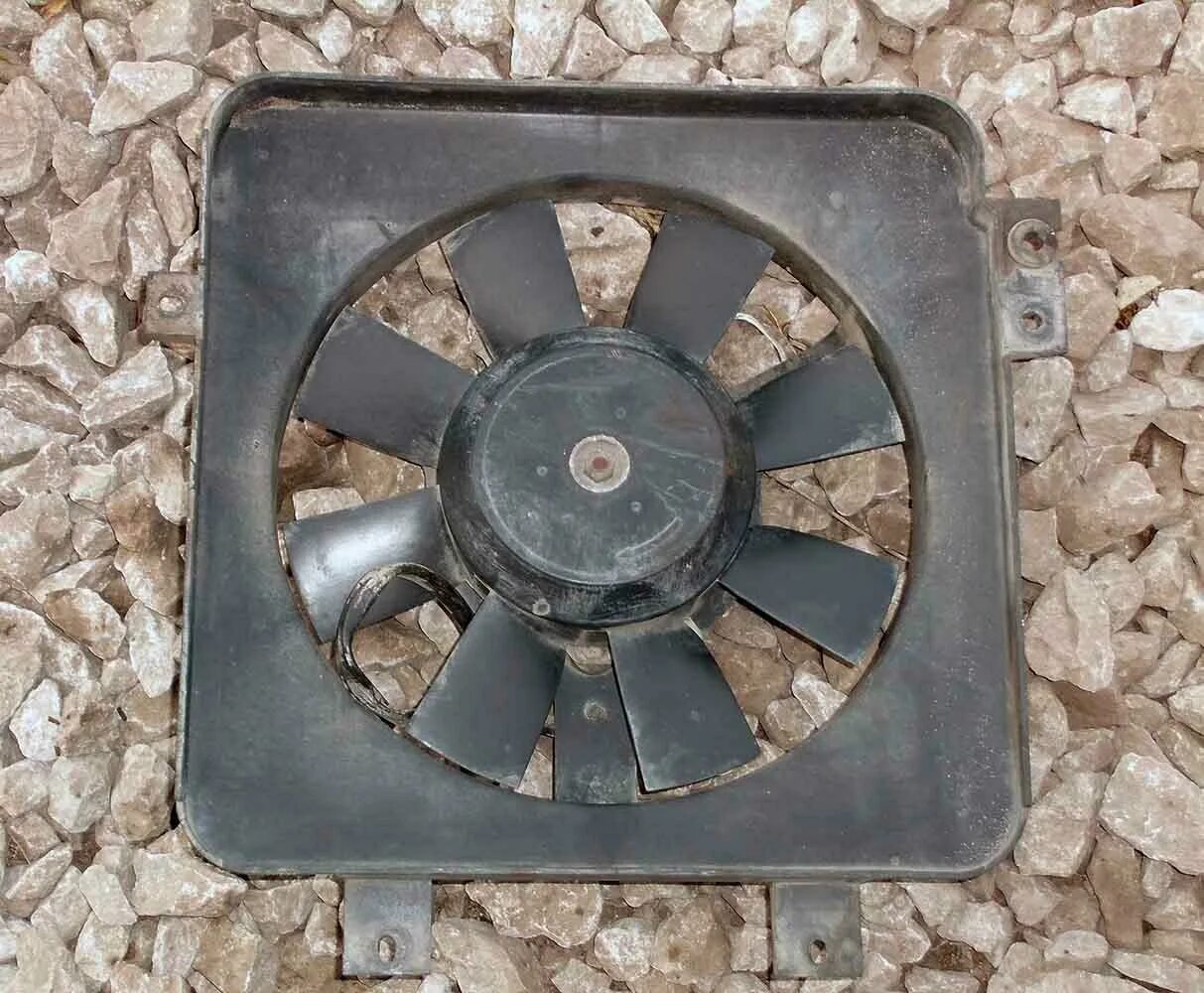 Дэу нексия 1 радиатор вентилятор. Вентилятор радиатора дэу нексия n150. Вентилятор системы охлаждения daewoo nexia 2008 год. Вентилятор охлаждения нексии. Диффузор вентилятора охлаждения daewoo nexia.