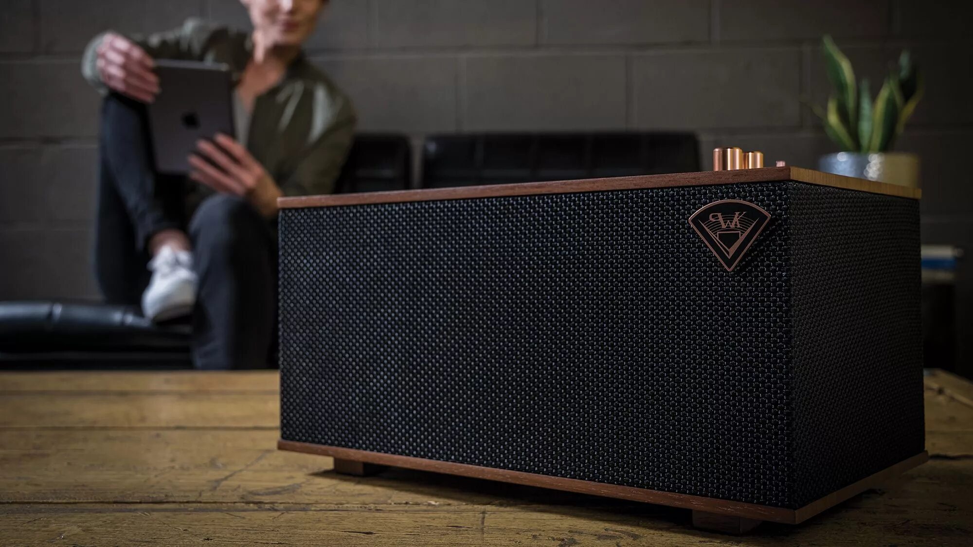 Klipsch the three. Беспроводная акустика klipsch the three ii matte black. klipsch bluetooth колонка. klipsch the tree 2. klipsch heritage wireless.