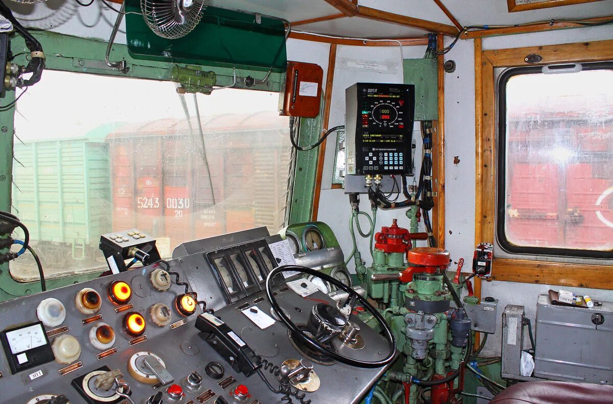 Чс2т кабина пульт управления. Замена кабины камаз 2019. Порядок смены кабины управления тепловоза. Кабина на камаз 2008 года. Смена кабины.