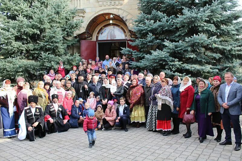 Погода в усть джегуте на месяц. Церковь Михаила Архангела Усть-Джегута. Храм Архангела Михаила в Усть Джегуте. Усть-Джегута день города. Усть-Джегута праздник на площади.