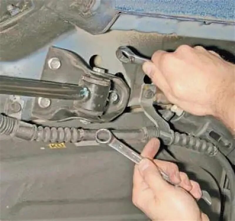Крепление заднего амортизатора нива 21213. Нижняя продольная штанга ваз 21213. Болт крепления продольного рычага лачетти. Снятие продольного. Снятие продольного.