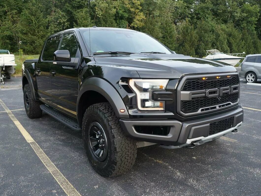 Ф 150 раптор купить. Ford f150 Raptor. Ford f 150 Raptor черный. Ford f150 Raptor Black. Ford f150 Raptor 2020.