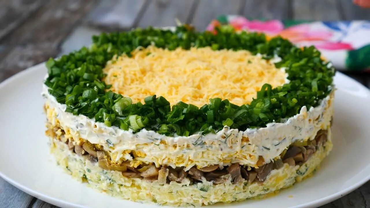 Салат грибная шуба. Закуска грибы под шубой. Салат грибная шуба. Фото салата селедка под шубой. Салат шуба с грибами.