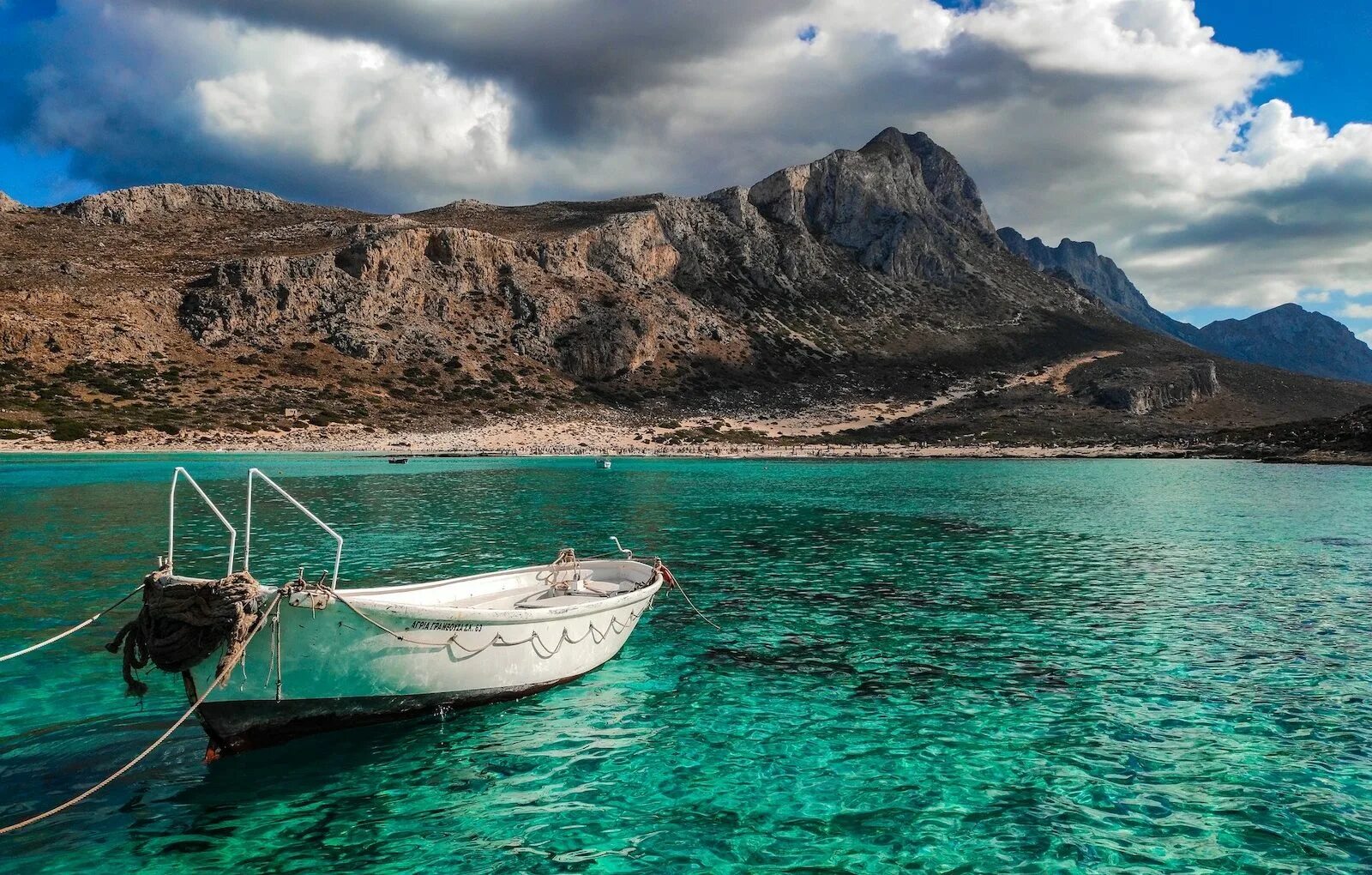 Большие острова средиземного моря. Средиземное море Балос. Природа. Эгейское море фото. Курортные места у моря Греция.