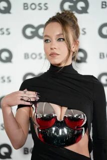 Sydney Sweeney Shows Spectacular Boobs at GQ Men of the Year Awards in Lond...