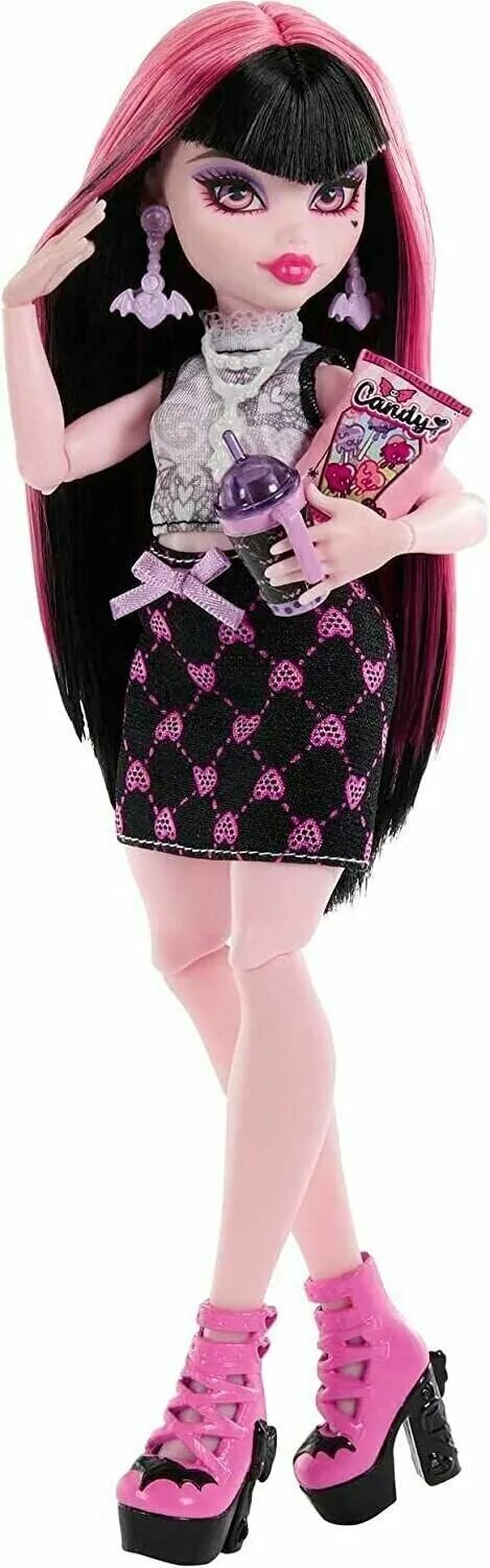 Monster high draculaura skulltimate secrets. монстр хай 3 поколение дракулаура. монстер хай куклы дракулаура с накидкой на плечи. дракулаура 2022. куклы skulltimate secrets.