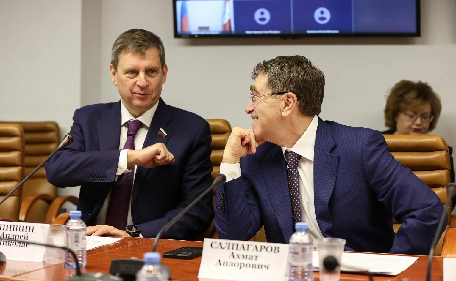 два сенатора. американские сенаторы. два сенатора. ричард блюменталь и линдси грэм. сенатор.