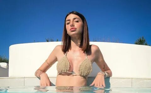 Onlyfans Model 'Michelle Comi' Faces Outrage After Accide...