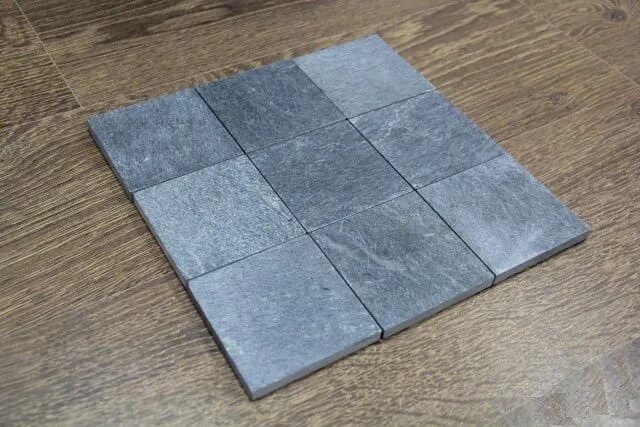 Талькохлорит плитка. 100х50х20мм. Талькохлорит 200х50х20. Плита талькомагнезит полированная 300х300х10мм. Плитка талькохлорит антик.