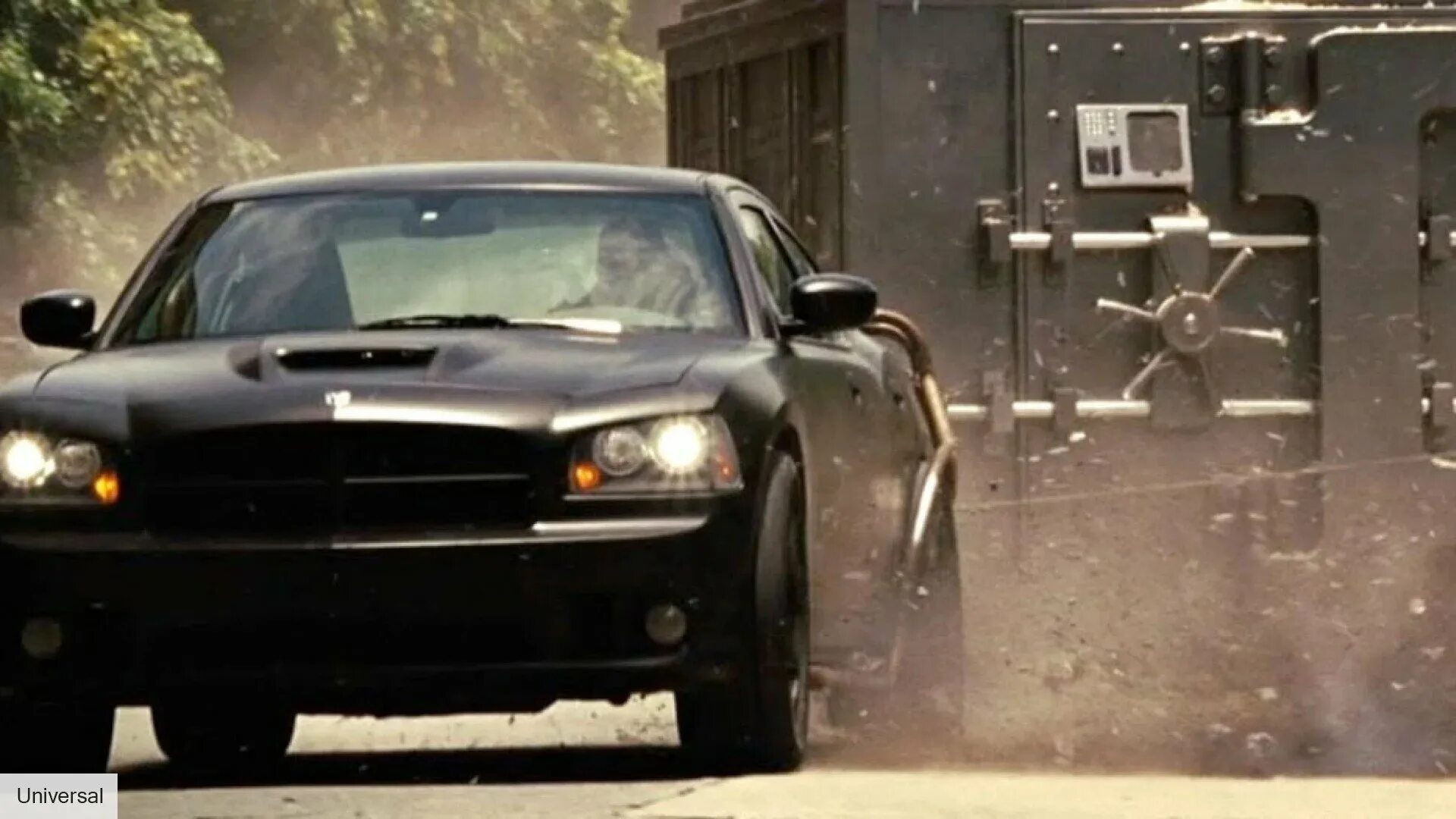 Fast furious chase scene. Форсаж 5 сейф. форсаж сцена с сейфом. форсаж 5 fast five best scene. форсаж погоня с сейфом.