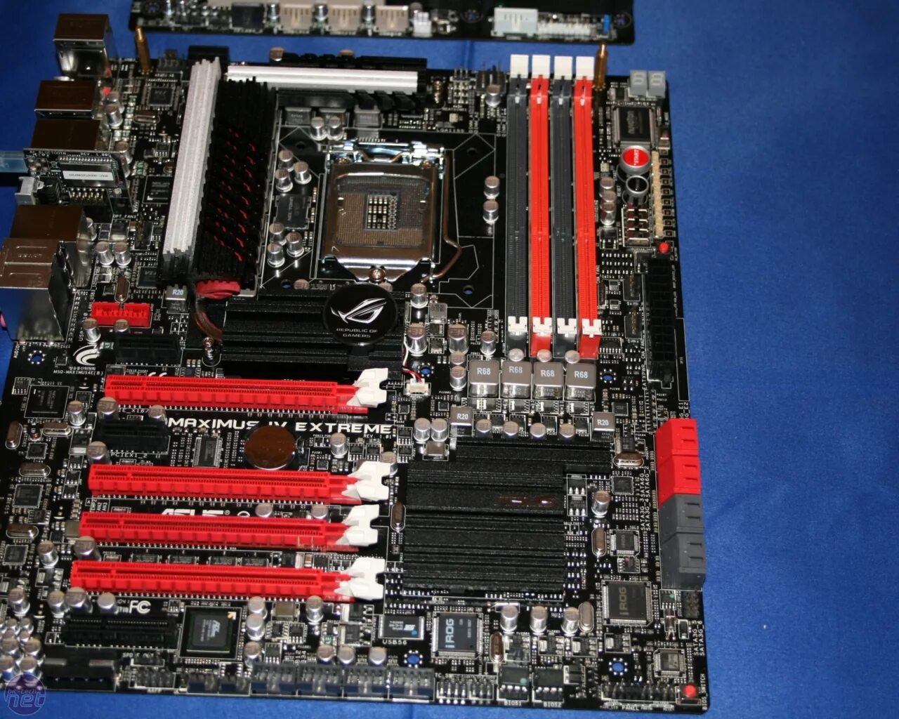 Асус 1155. Asus 1155. asus lga1155. asus lga1366 двухпроцессорная. asus maximus iv extreme atx.