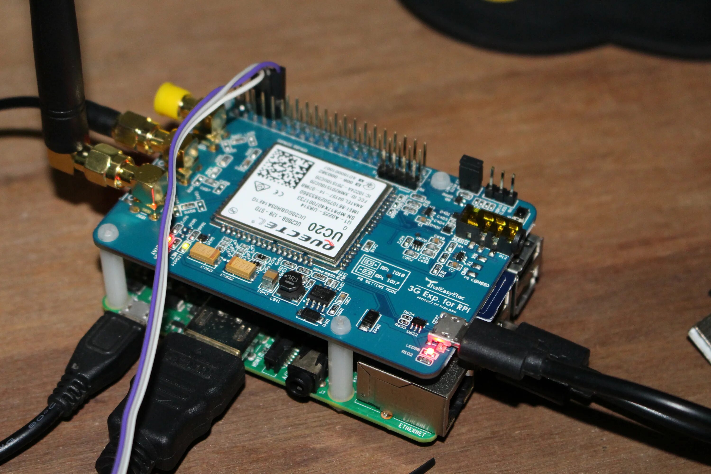 Raspberry pi hat. Quectel uc20. raspberry pi 4 кнопка перезагрузки. raspberry pi 3 hdmi hat.