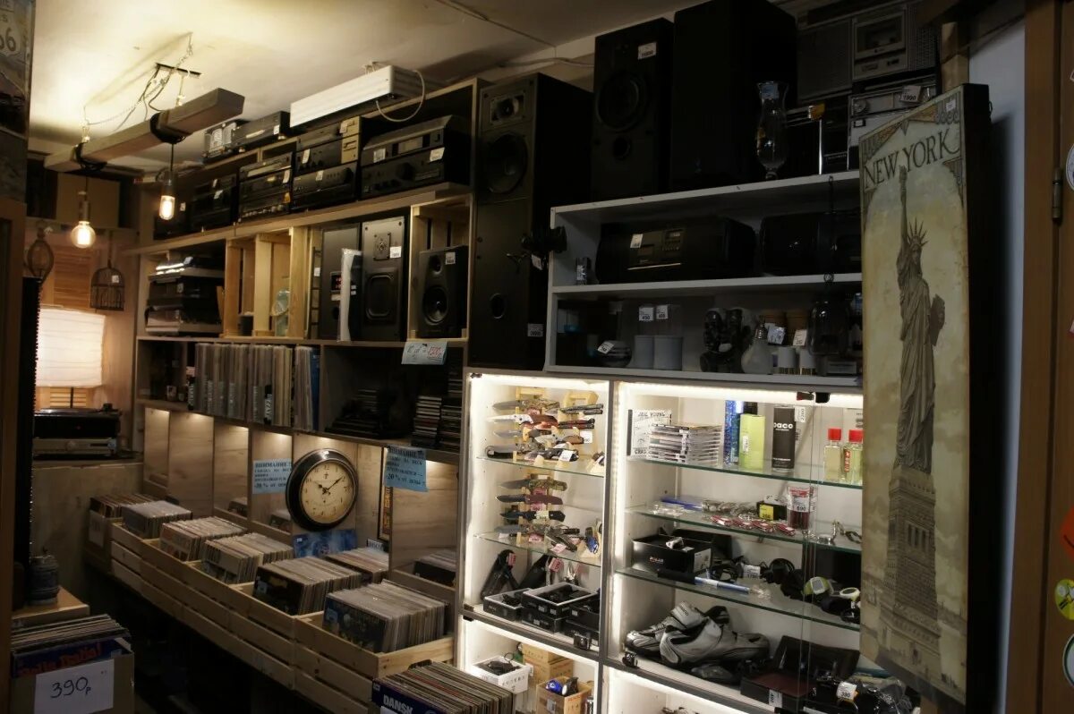 нарвский 16 музыкальный магазин. музыкальный магазин мелодия. в китае магазин музыкальных инструментов. комиссионный магазин музыкальных инструментов. музыкальные магазины в новосибирске.