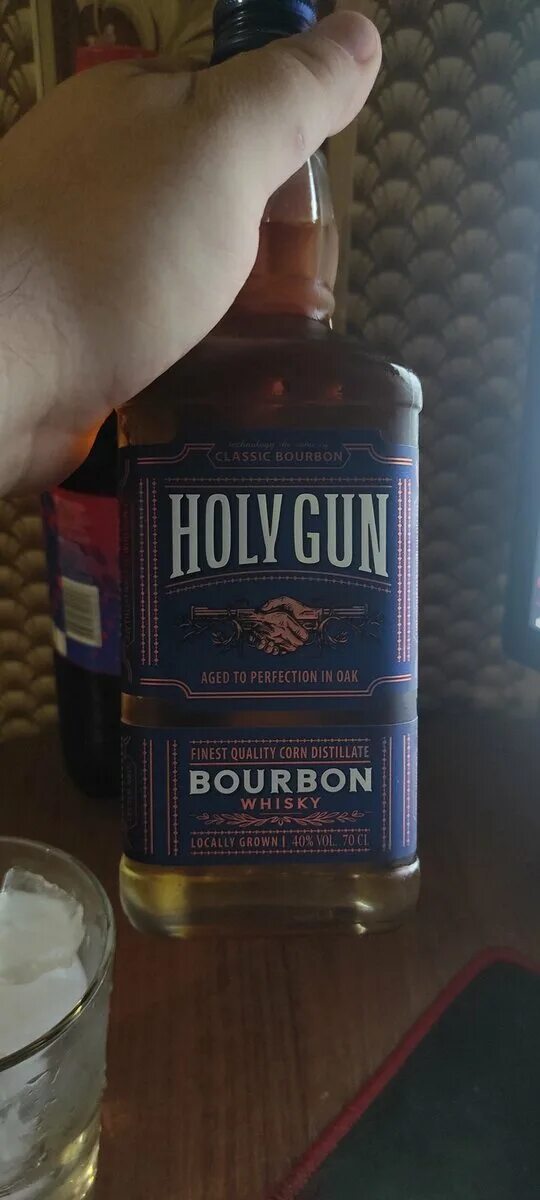 Holy gun. Бурбон Холи Ган. Виски Holy Gun. Виски Holy Gun Бурбон. Виски "Bourbon Holy Gun" 0,7л..
