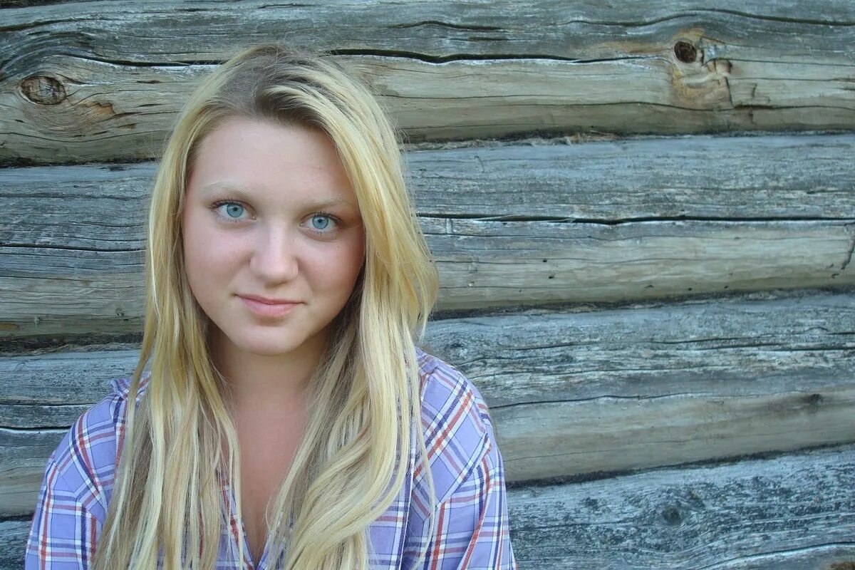 Некрасивая девушка 16 лет. Девушки донецка. Обычные домашние женщины. Скромная не красивая девушка. Обычные девушки не кравивые.