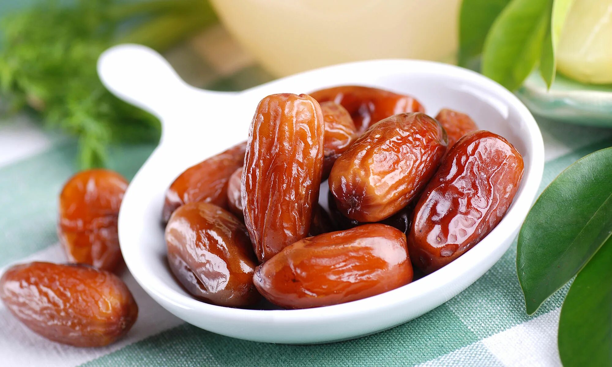 Eat dates