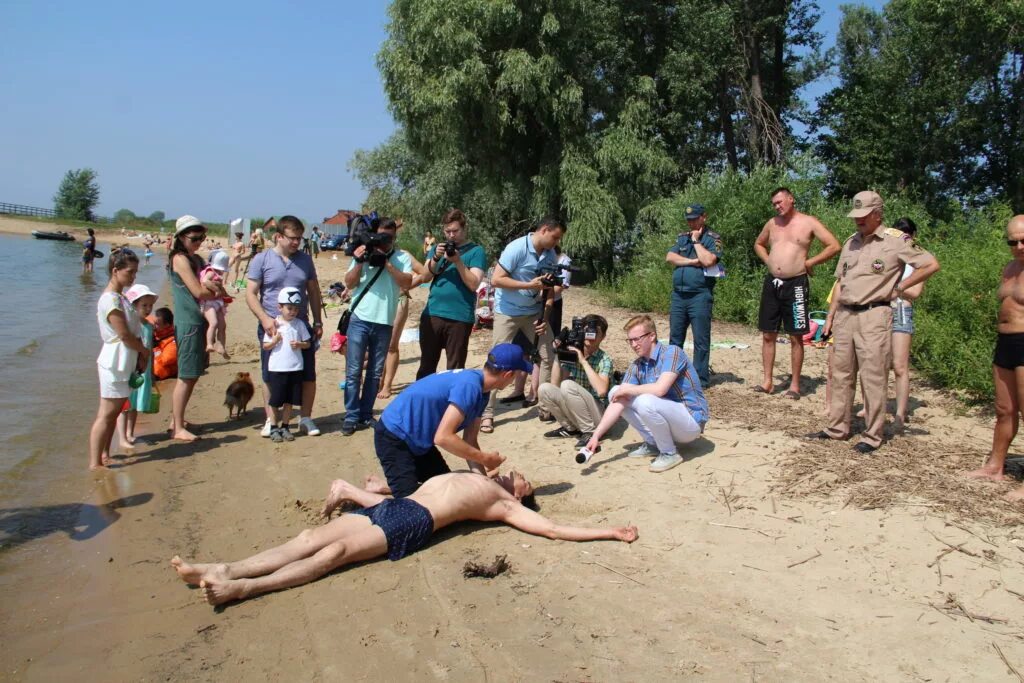 Где купаться в июле. Дикий пляж Казань. Казань водоемы для купания. Река Казанка пляж.