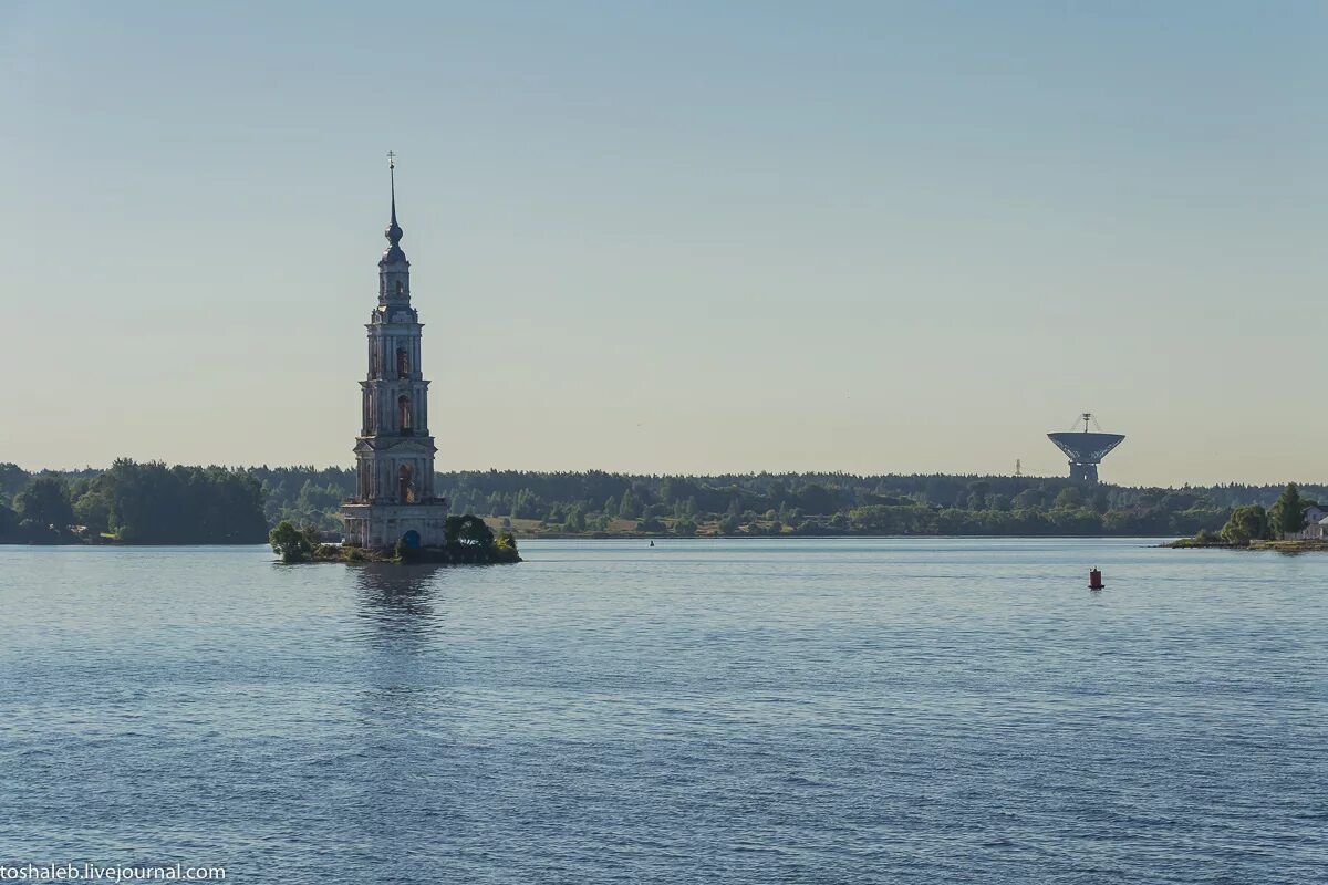 Места на рыбинском. Рыбинское водохранилище город Рыбинск. Рыбинское водохранилище Ярославль. Рыбинское водохранилище Череповец. Маяк Рыбинское водохранилище.