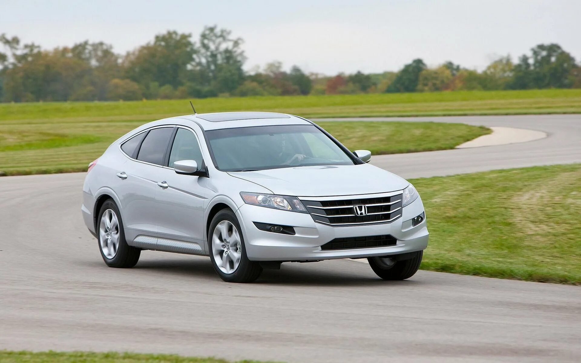 Хонда кросс тур. Honda Crosstour 2012. Honda Crosstour 2009. Honda Accord Crosstour. Honda Crosstour 2018.