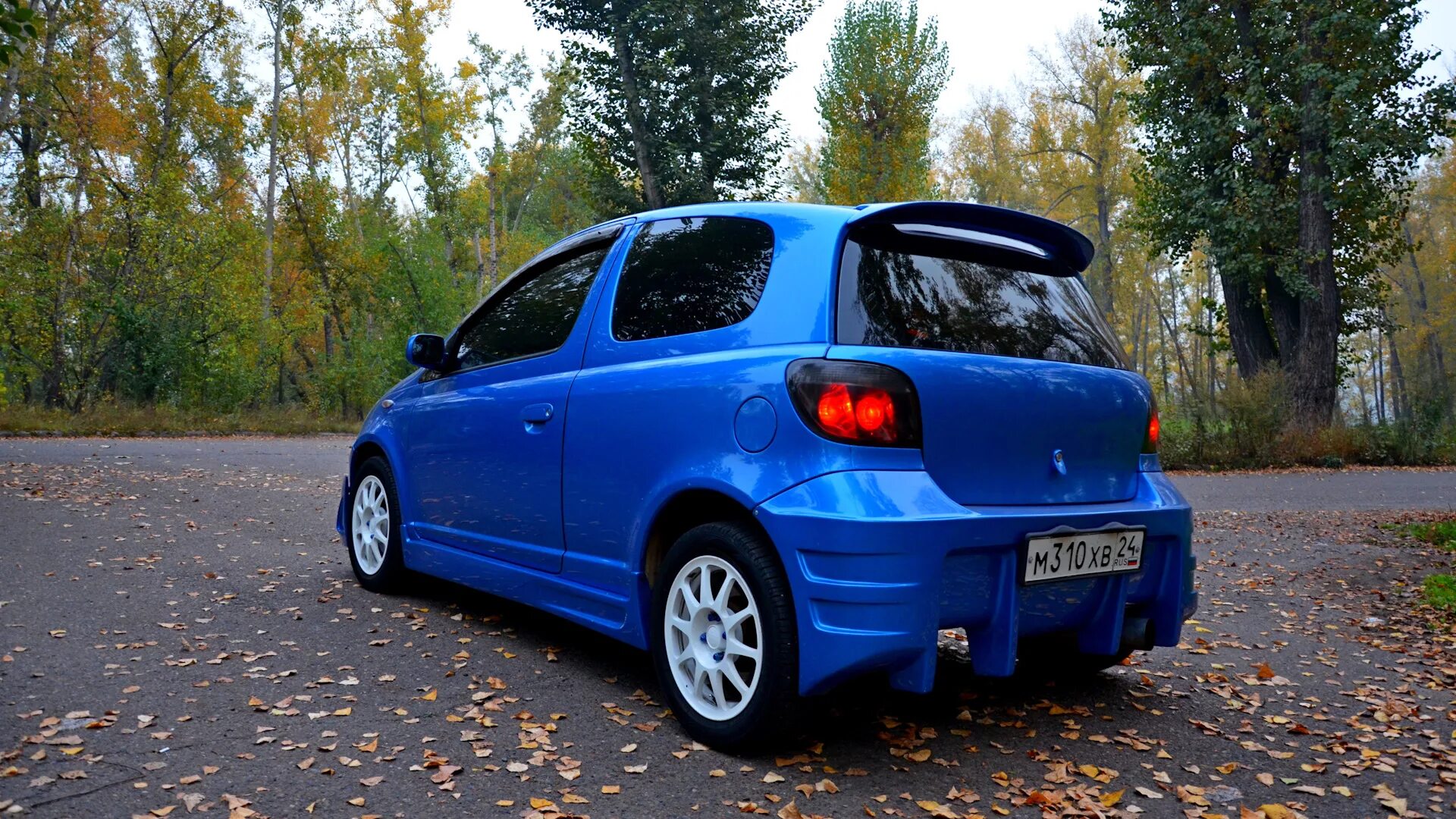 Toyota vitz 2000 года. Toyota Vitz RS 2000. Toyota Vitz 2004 RS. Toyota Vitz RS. Toyota Vitz RS 2001.