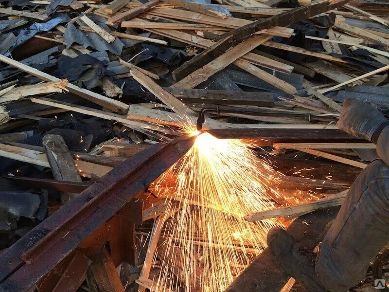 Демонтаж металлических конструкций. Демонтаж металлоконструкций. Демонтаж металлических конструкций. Демонтаж металлоконструкций зданий. Снос металлических.